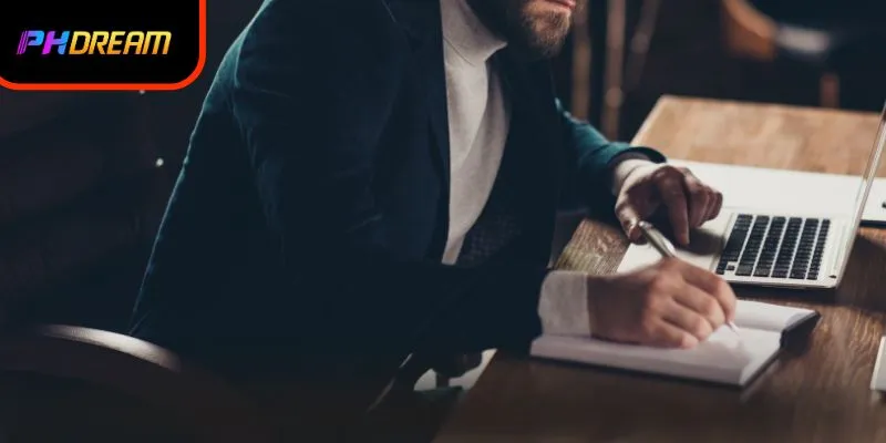 Career before PHDREAM CEO
